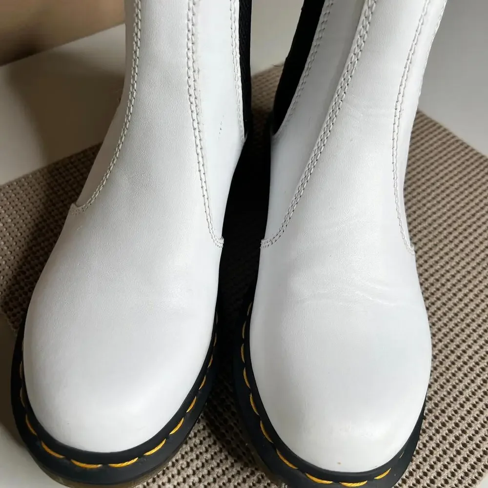 Dr. Martens 2976 White Chelsea Boots Smooth Leather Women‎ US 6 EU 37